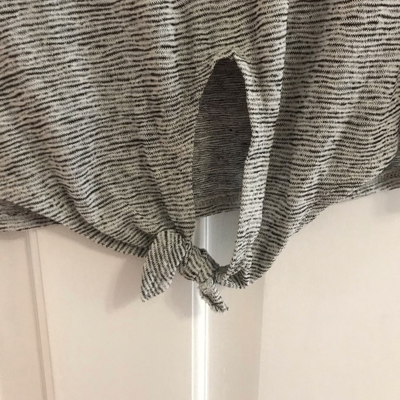 Sale!!! J Crew Tee with Bottom Tie - Picture 2 of 4